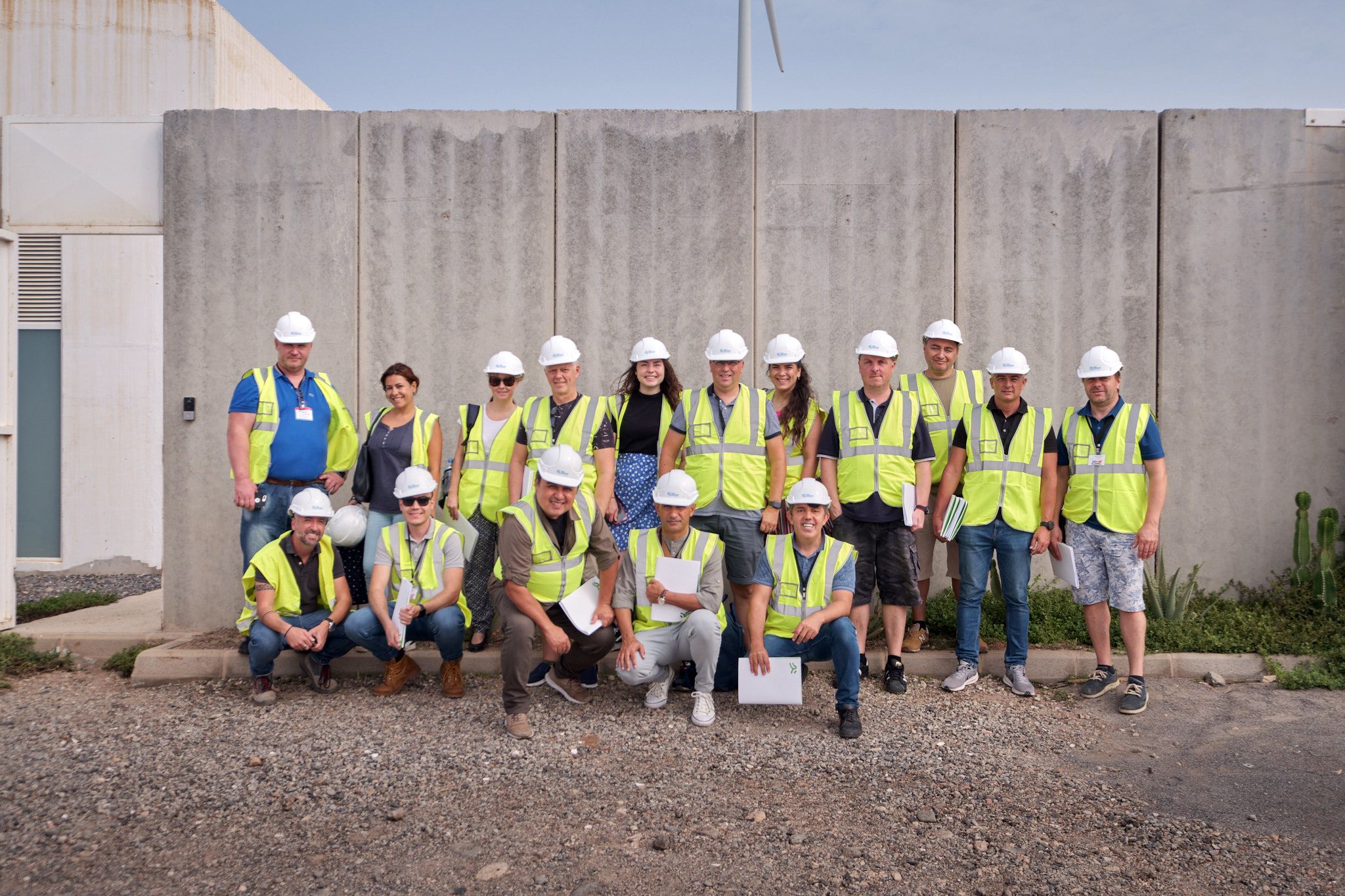 El IES Santa Lucía de Gran Canaria y otros centros europeos visitan las instalaciones de Ecoener
