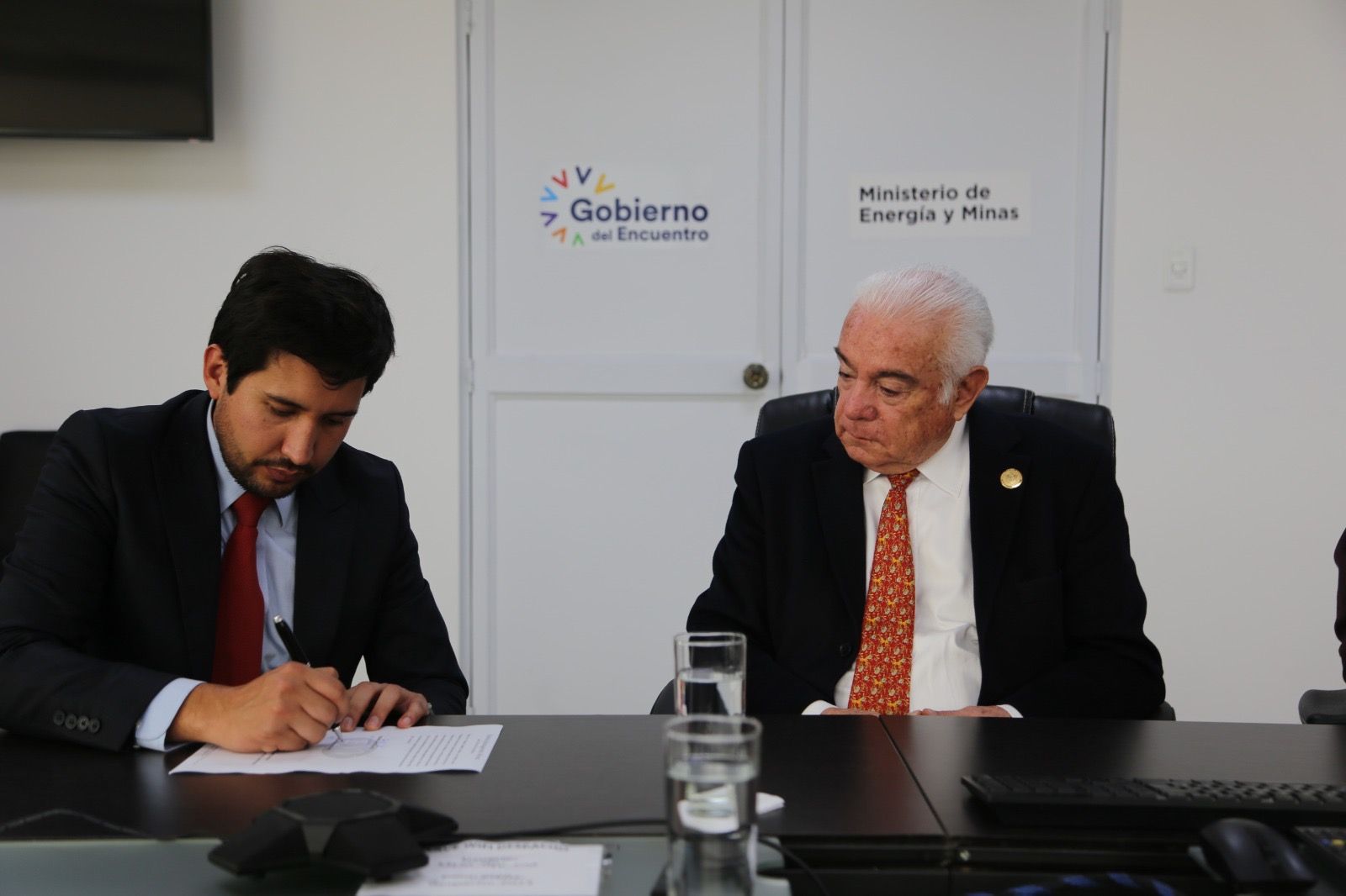 Ecoener invertirá 200 millones de dólares en la construcción de dos centrales hidroeléctricas fluyentes en Ecuador